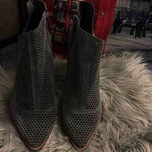 Vince Camuto Ankle Suede Lorva Bootie-Women’s Size 8